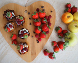 Foto del paso 5 de la receta: Cestitas de granola con queso y frutos rojos