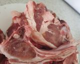 Foto del paso 2 de la receta: Chuletas a lo salvaje de papa🥩🥩