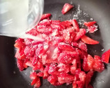 Foto del paso 3 de la receta: Tarta de queso con compota de fresa (receta fría)