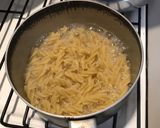 Foto langkah ke 3 dari resep Makanan AnakFusilli Salmon.