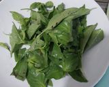 Foto langkah ke 1 dari resep Sambal Tongkol Suwir Kemangi Khas Jawa.