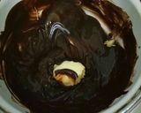 A picture of step 8 of Mariegold biscuit ka cake.