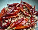 A picture of step 2 of Peanut chutney.