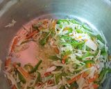 शेजवान हक्का नुडल्स (Schezwan hakka noodles recipe in marathi) रेसिपी स्टेप 3 फोटो