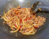รูปขั้นตอนการทำที่ 2 ของ ข้าวผัดน้ำพริกเผา