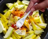 कच्चे आम का खट्टा मीठा अचार (Mango pickle Recipe in hindi) रेसिपी चरण 1 फोटो