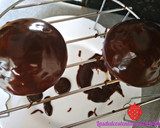 Foto del paso 4 de la receta: Magdalenas con Cobertura de Chocolate Y Crocanti