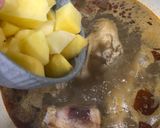 Foto langkah ke 4 dari resep Gulai Ayam Kentang.