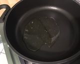 Une image de l'étape 1 de Tagliatelles aux sardines, poivron rouge et persil.