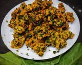 A picture of step 5 of Palak Pakore /Spinach Fritters.