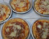 Foto langkah ke 5 dari resep Pizza empuk homemade.