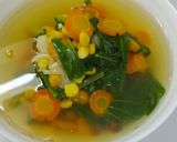 Foto langkah ke 2 dari resep Sayur Bening Sawi Jagung Manis Wortel.