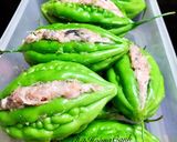 Hình bước làm 1 của món Canh Khổ Qua Nhồi Thịt