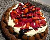 Foto del paso 8 de la receta: Brownie con dulce de leche, crema y frutillas