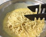 A picture of step 4 of Carbonara Fettuccine.