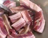 รูปขั้นตอนการทำที่ 2 ของ หมูสามชั้นทรงเครื่อง