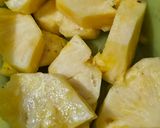 Foto langkah ke 1 dari resep Sambal Rujak Manis Ulek Buah Nanas.