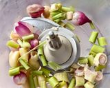 Foto langkah ke 1 dari resep Cumi Oseng Bawang.