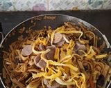 Foto langkah ke 4 dari resep Kwetiaw Goreng Istimewa.