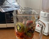 Foto del paso 2 de la receta: Salsa asada (chile serrano, jitomates y tomates)