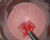 A picture of step 3 of Heart shaped rose ice cream cake.