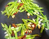 敏豆魷魚炒豆乾的食譜步驟2照片