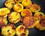 A picture of step 3 of Lauki ki Bhajiya.