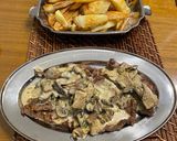 Foto del paso 3 de la receta: Entrecot con salsa de puerros y champiñones