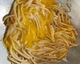 รูปขั้นตอนการทำที่ 3 ของ หน่อไม้ผัดไข่ By แม่บ้าน