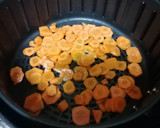 Foto del paso 2 de la receta: Merluza al pilpil con chips de zanahoria