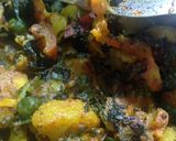 A picture of step 3 of Gobhi matar.