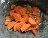 Foto langkah ke 1 dari resep Tumis Wortel Enoki.