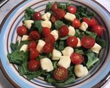 Foto del paso 2 de la receta: Mediterranean Popeye(Ensalada de espinacas ”A la europea”)