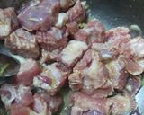 Hình bước làm 1 của món Sườn non kho tiêu