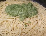 A picture of step 4 of Spaghetti al pesto di noce e pancetta.