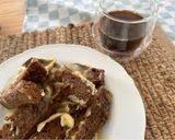 A picture of step 3 of Rye bread with brie and honey.