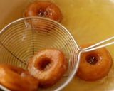 A picture of step 4 of Donuts.