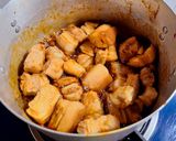Hình bước làm 2 của món Thịt kho coca