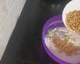 A picture of step 2 of Dahi Phulki Chana Chaat with papri🤗.