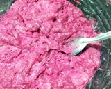 A picture of step 5 of Beetroot buns burger.