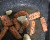 Foto langkah ke 4 dari resep Pan Seared Salmon, Sourdough Bread & Green Salad.