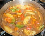 A picture of step 4 of Beef Stew with Cabernet and Peppers.
