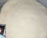A picture of step 3 of Peri peri pizza without oven.