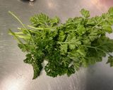 Une image de l'étape 1 de Sauce salade au melfor, érable, persil et moutarde aux épices.