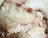 Gambar langkah 1 resipi Ayam Masak Lemak Cilipadi.
