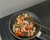 Foto langkah ke 2 dari resep Bubur Oatmeal Campur Jamur dan Sayur.