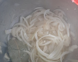 Foto del paso 2 de la receta: Codillo asado en salsa
