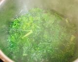 Hình bước làm 2 của món Cải Kale Xào Tỏi