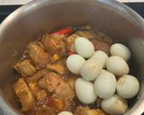 Hình bước làm 4 của món Heo Quay Kho Trứng Cút