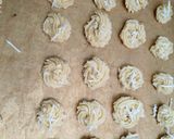 Foto langkah ke 4 dari resep Hampers Lebaran Kue Sagu Keju.